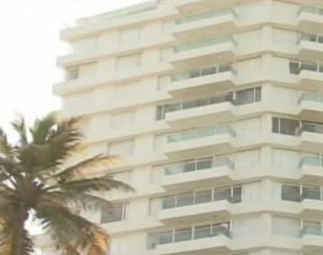 Fachada del hotel del que presuntamente habría saltado el periodista argentino