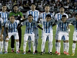 Atlético Tucumán tiene el sexto cupo para la Copa Libertadores 2017. Atlético Tucumán tiene el sexto cupo para la Copa Libertadores 2017.