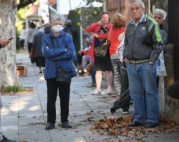 Ascienden a 1628 los contagios en el país y 53 los muertos