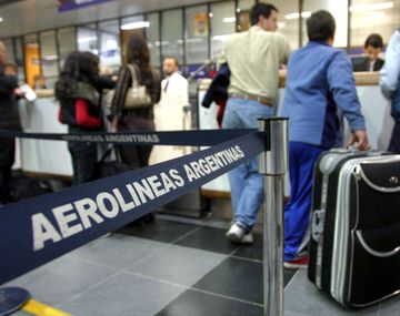 No hay vuelos de Aerolíneas hasta el mediodía por paro