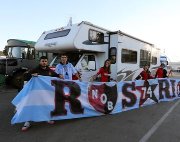 La marea argentina copó San Pablo y se tiñó celeste y blanco