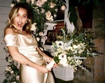 La verdad detrás de la foto viral de Miley Cirus y el gesto a lo Dibu