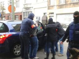 detuvieron a un sospechoso de los ataques en paris tras un operativo en bruselas detuvieron a un sospechoso de los ataques en paris tras un operativo en bruselas