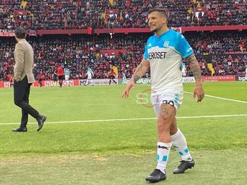 VIDEO: Se lesionó Vecchio, la figura de Racing en el torneo