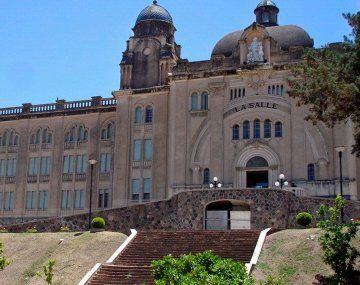 Importante colegio suspendió sus clases por brote de la cepa delta