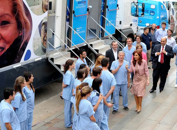 Cristina Kirchner anunció un plan nacional de salud bucal