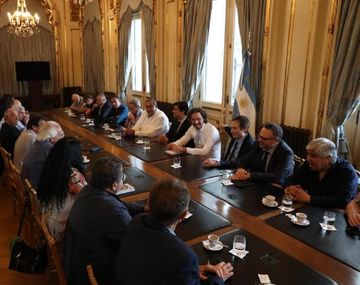 Acuerdan con la CGT y las CTA el pago de un bono para los privados