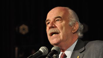 el gobierno acusa a los productores de retener 23 millones de toneladas de soja el gobierno acusa a los productores de retener 23 millones de toneladas de soja