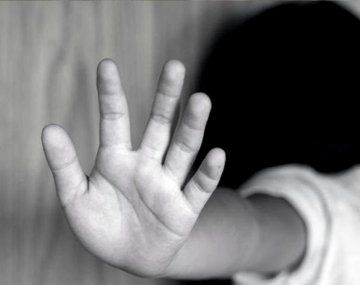 Aberrante: una nena quedó embarazada tras ser violada por un amigo de su papá