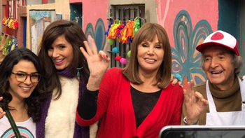 Susana comenzó a grabar la apertura. Susana comenzó a grabar la apertura.