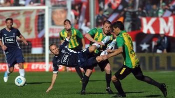 el rojo se durmio y aldosivi le nego su primer triunfo el rojo se durmio y aldosivi le nego su primer triunfo