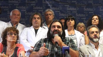 Baradel denunció a Macri por sus dichos ante el Congreso Baradel denunció a Macri por sus dichos ante el Congreso