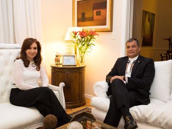 A una semana de dejar la presidencia, Correa visitó la Rosada y se reunió con CFK
