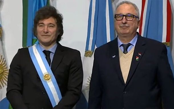Javier Milei junto al gobernador misionero Hugo Passalaqcua. Javier Milei junto al gobernador misionero Hugo Passalaqcua.