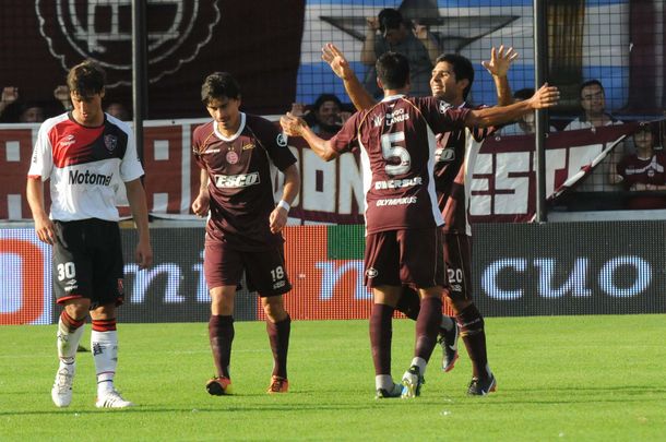 Lanús goleó a Newell´s en Rosario y se ilusiona con el torneo