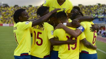 Los jugadores de Ecuador festejan tras el gol de Cristian Ramirez. Los jugadores de Ecuador festejan tras el gol de Cristian Ramirez.