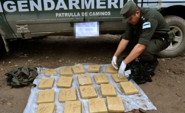 Detienen a tres gendarmes acusados de distribuir drogas en Córdoba