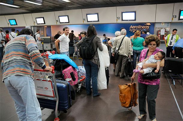 Tarjeta de crédito: quienes no paguen Ganancias deberán pedir asistencia a la AFIP