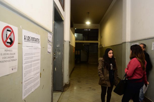 Sigue el mal tiempo: porteños y bonaerenses irán a las urnas bajo la lluvia