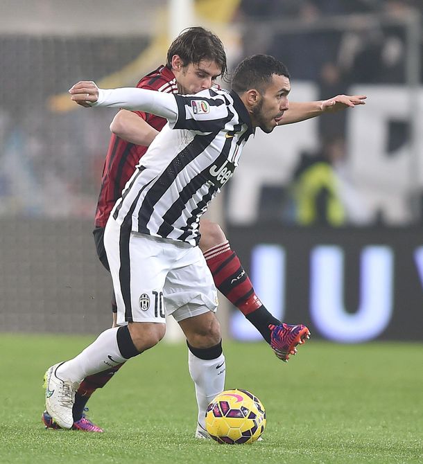Con un gol de Tevez, Juventus derrotó al Milan en el clásico