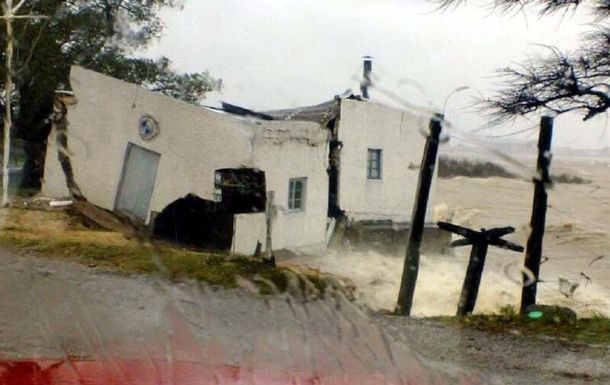 Alerta roja en Uruguay por vientos de hasta 190 km/h