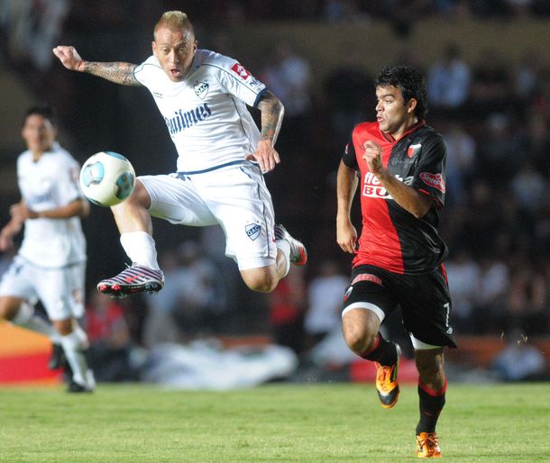 Con el debut de Caruso Lombardi, Quilmes enfrenta a Colón