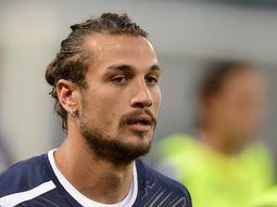 el dilema de osvaldo: jugar en boca o ser colgado
