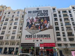 Piqué desafía a Arbeloa en pleno Madrid con una pancarta gigante y un mensaje picante