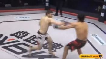 El momento del polémico golpe del ruso El momento del polémico golpe del ruso