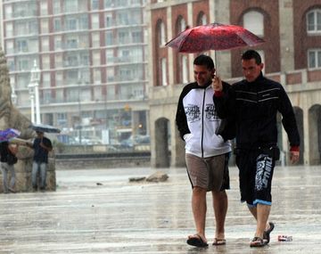 Prevén cielo nublado y lluvias para este fin de semana largo