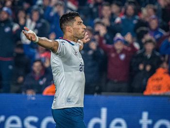 VIDEO: Primer gol de Luis Suárez en su vuelta a Nacional
