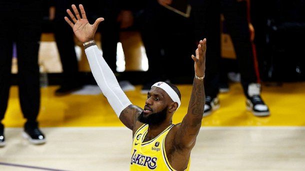 LeBron James es el nuevo máximo goleador de la historia de la NBA