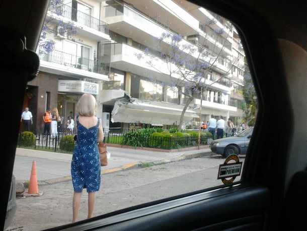 Espectacular caída de un balcón en pleno Palermo