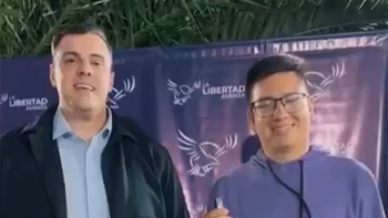 El Gordo Dan junto a denunciado concejal salteño de La Libertad Avanza.