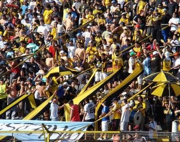 La barra de Almirante Brown intentó agredir a los jugadores