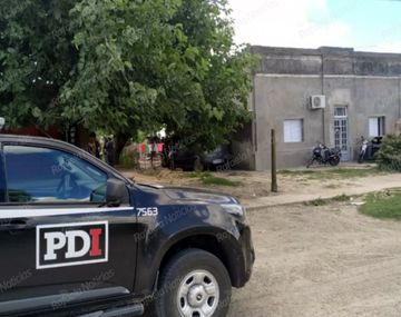 Persiguió a dos motochorros y se estrelló contra un auto: murió en el acto