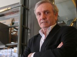 el futbol, de luto: por la muerte de perfumo se hara un minuto de silencio en todos los partidos el futbol, de luto: por la muerte de perfumo se hara un minuto de silencio en todos los partidos