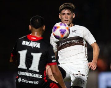 Platense le ganó a Instituto con un gol agónico