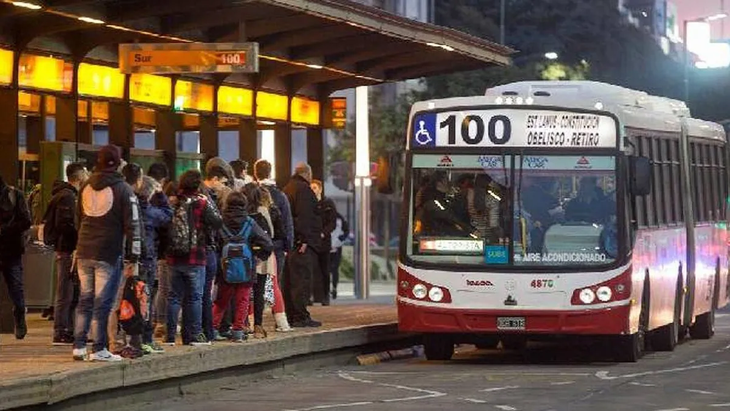 Conflicto con los colectivos: “La semana que viene es crítica si no se pasan los subsidios”.
