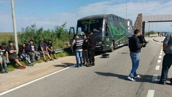 El operativo al micro del cantante Ulises Bueno El operativo al micro del cantante Ulises Bueno