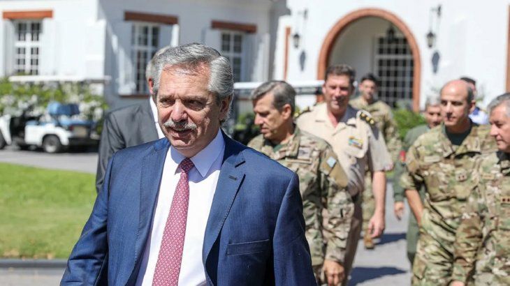 Alberto Fernández agradeció a las Fuerzas Armadas la asistencia para enfrentar la pandemia
