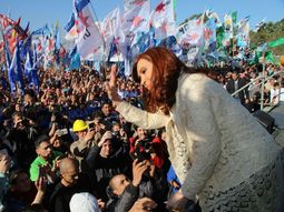 cristina: te recomiendan no andar en patas pero no que apagues el televisor cristina: te recomiendan no andar en patas pero no que apagues el televisor