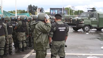 polemica: quitan gendarmes de la matanza y mandan 500 a cordoba polemica: quitan gendarmes de la matanza y mandan 500 a cordoba
