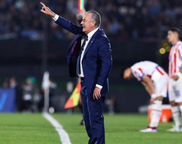 El eufórico festejo de Alfaro y los jugadores de Paraguay tras la victoria ante Brasil