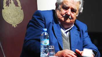 mujica: los argentinos desconfian de su moneda mujica: los argentinos desconfian de su moneda