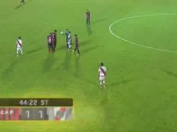 La polémica jugada que terminó con el gol de Patronato. La polémica jugada que terminó con el gol de Patronato.
