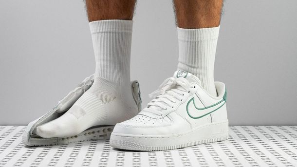 Las Air Force 1 '07 LV8 se presentan con una rebaja del 40% y su precio final queda en $158.999. Las Air Force 1 '07 LV8 se presentan con una rebaja del 40% y su precio final queda en $158.999.