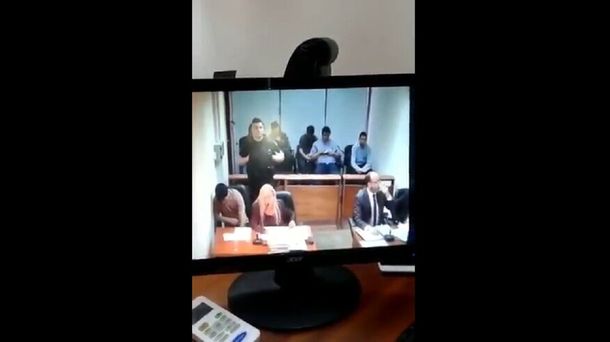 El preso escuchaba al fiscal cuando estalló