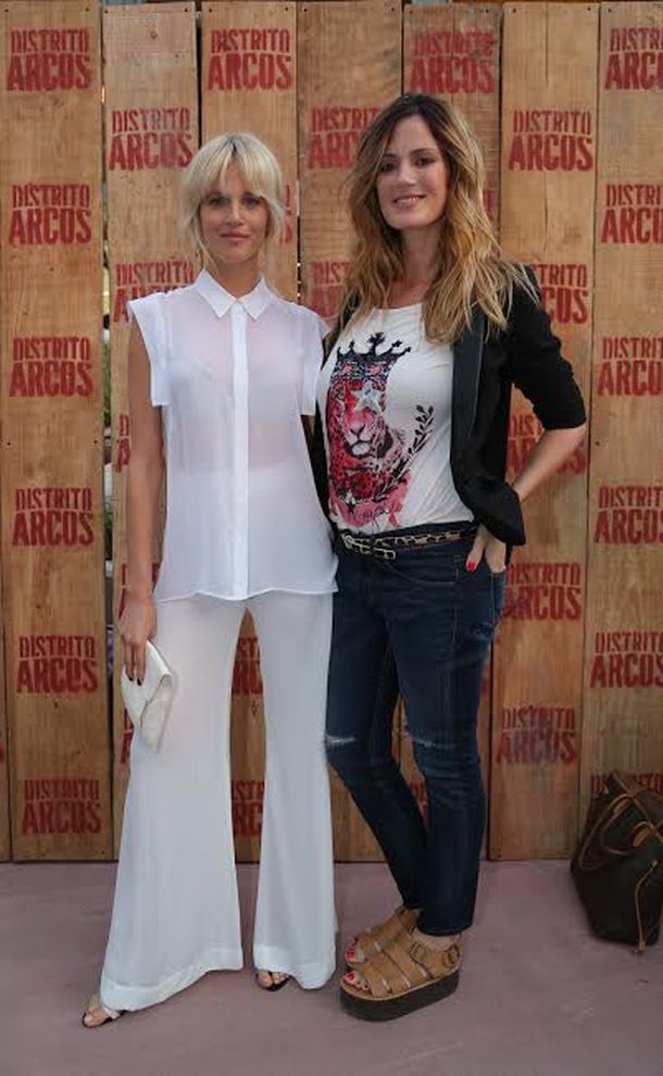 Paula Chaves y Liz Solari dos diosas en la fiesta de Distrito Arcos