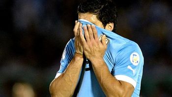 la fifa no le reducira la pena a luis suarez por el mordisco al italiano chiellini la fifa no le reducira la pena a luis suarez por el mordisco al italiano chiellini